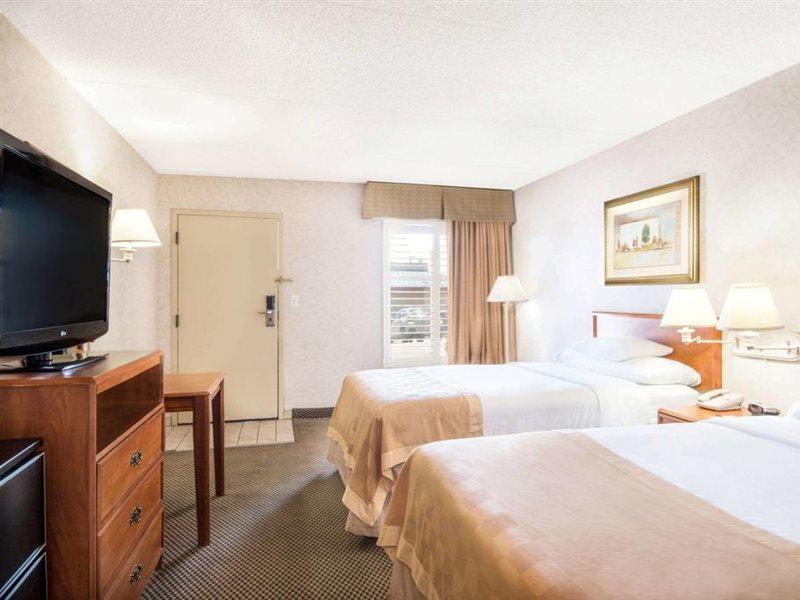 Travelodge By Wyndham Pueblo Buitenkant foto