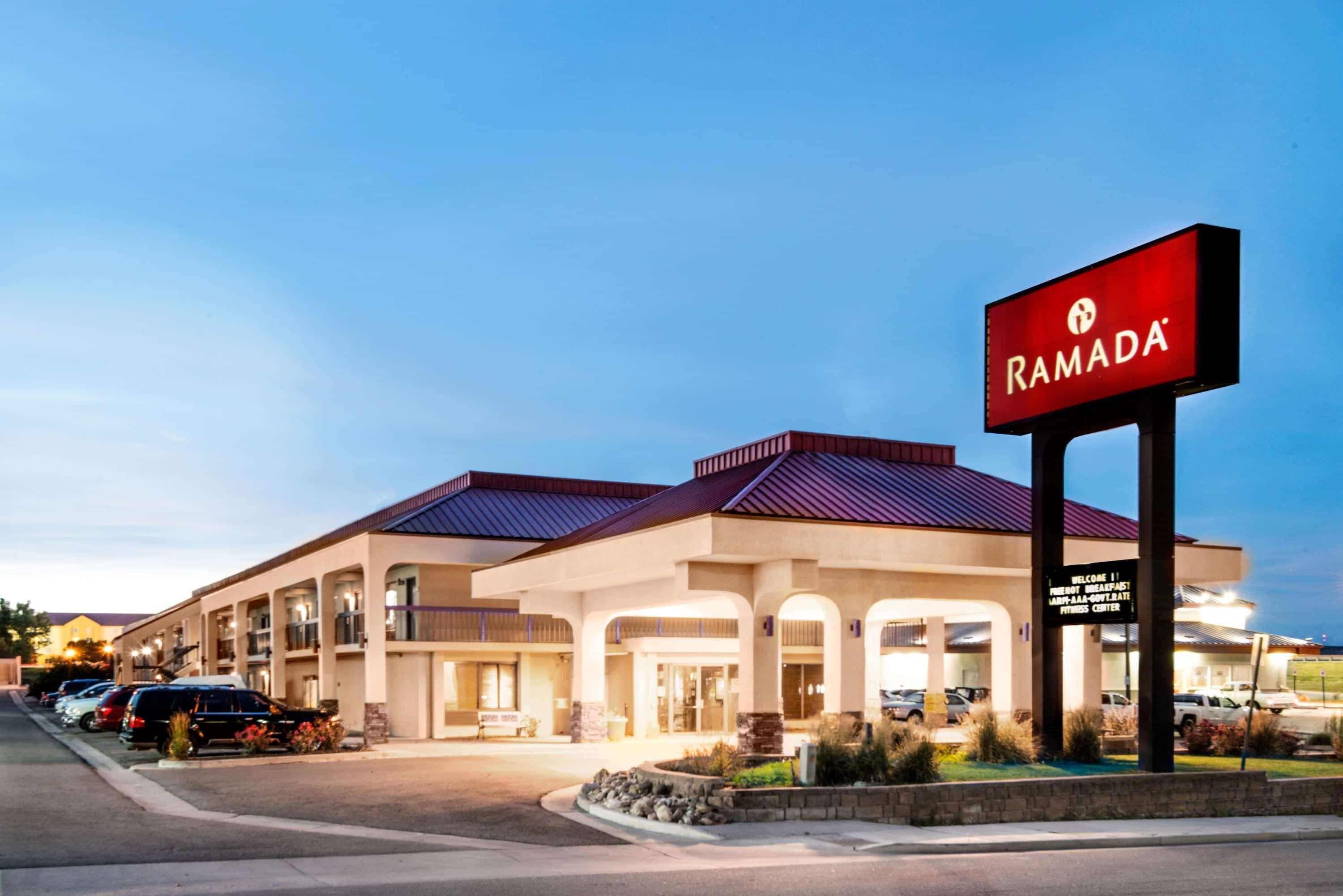 Travelodge By Wyndham Pueblo Buitenkant foto