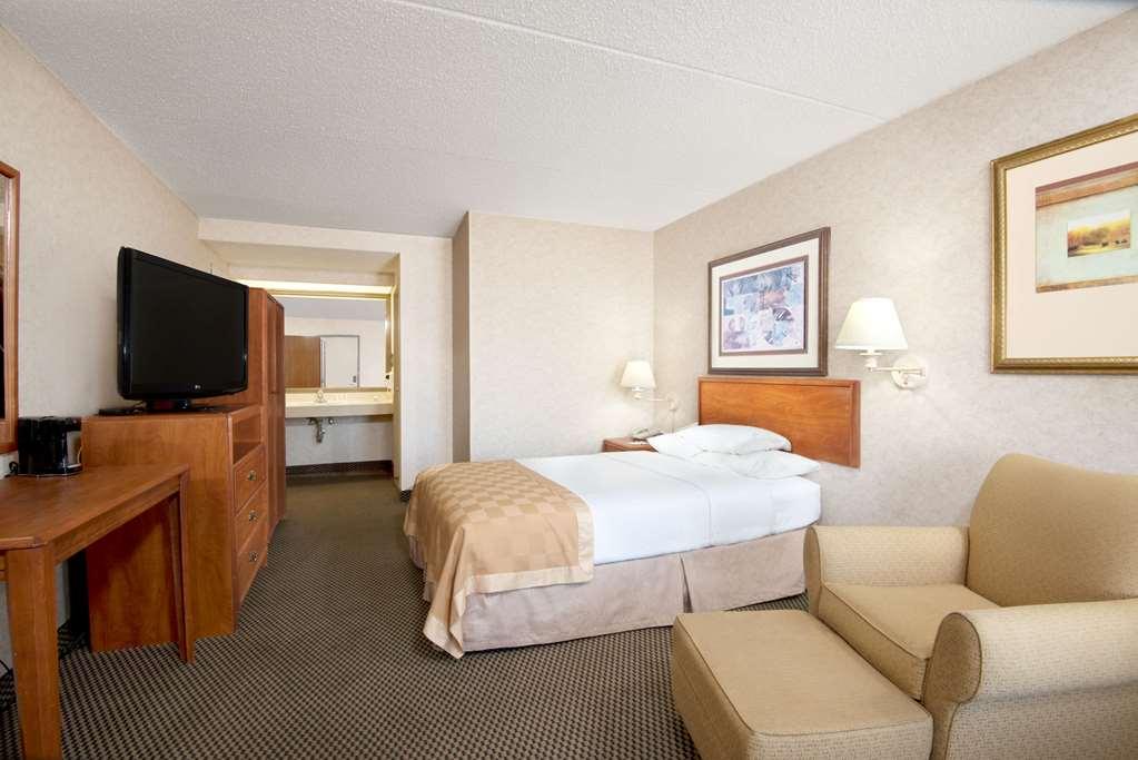 Travelodge By Wyndham Pueblo Kamer foto