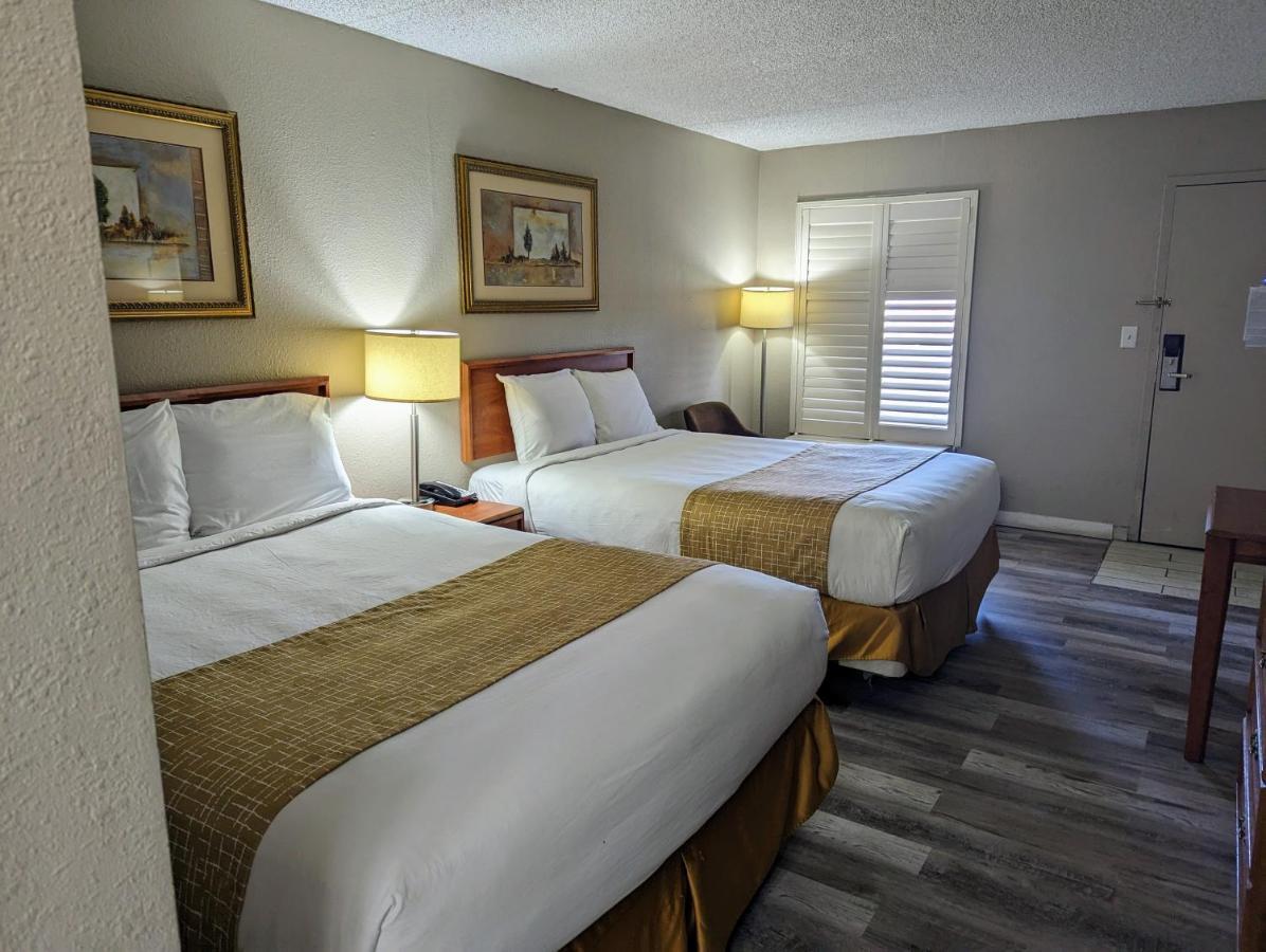 Travelodge By Wyndham Pueblo Buitenkant foto