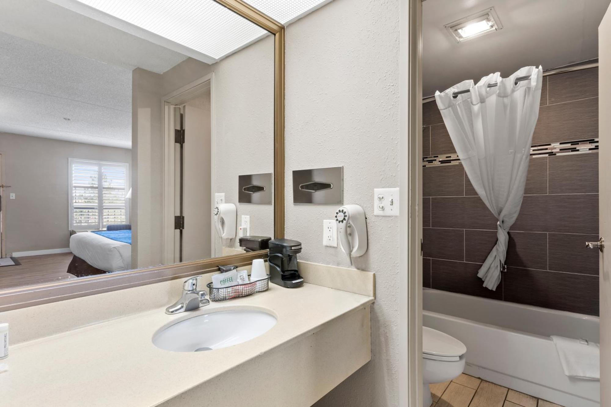 Travelodge By Wyndham Pueblo Buitenkant foto